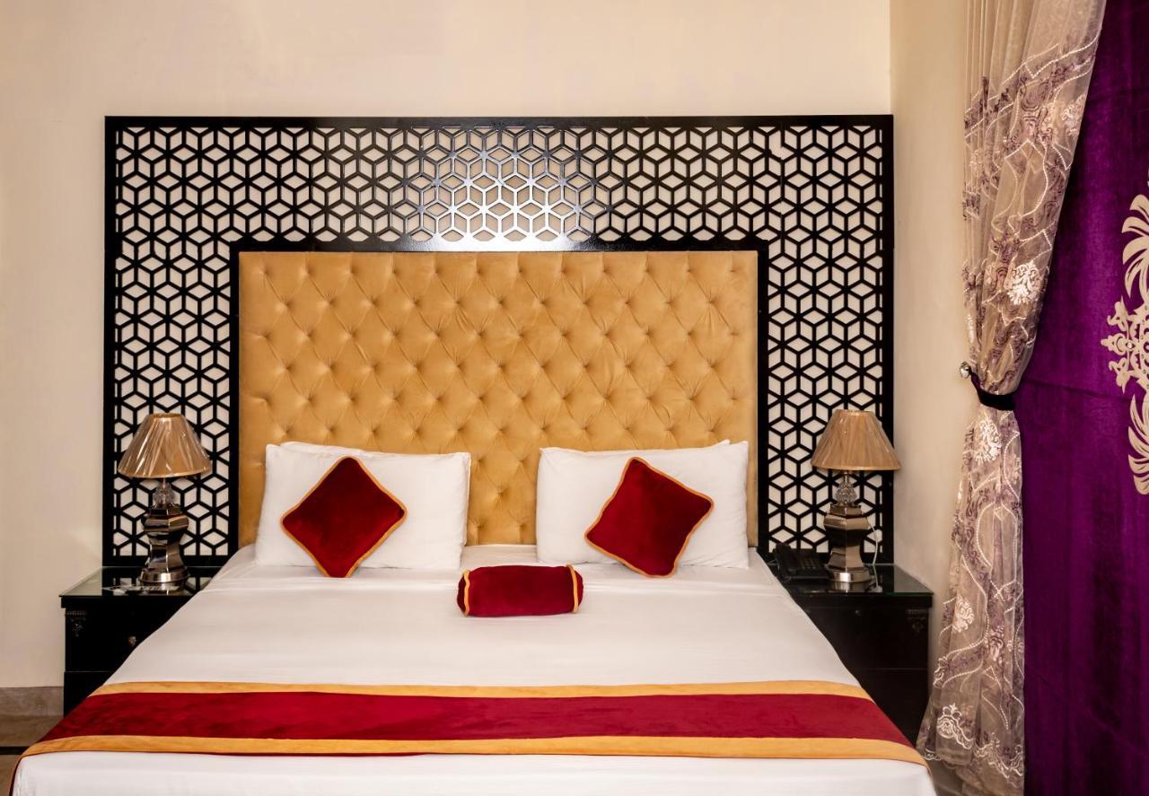 Rose Palace Hotel, Garden Town Lahore Ngoại thất bức ảnh