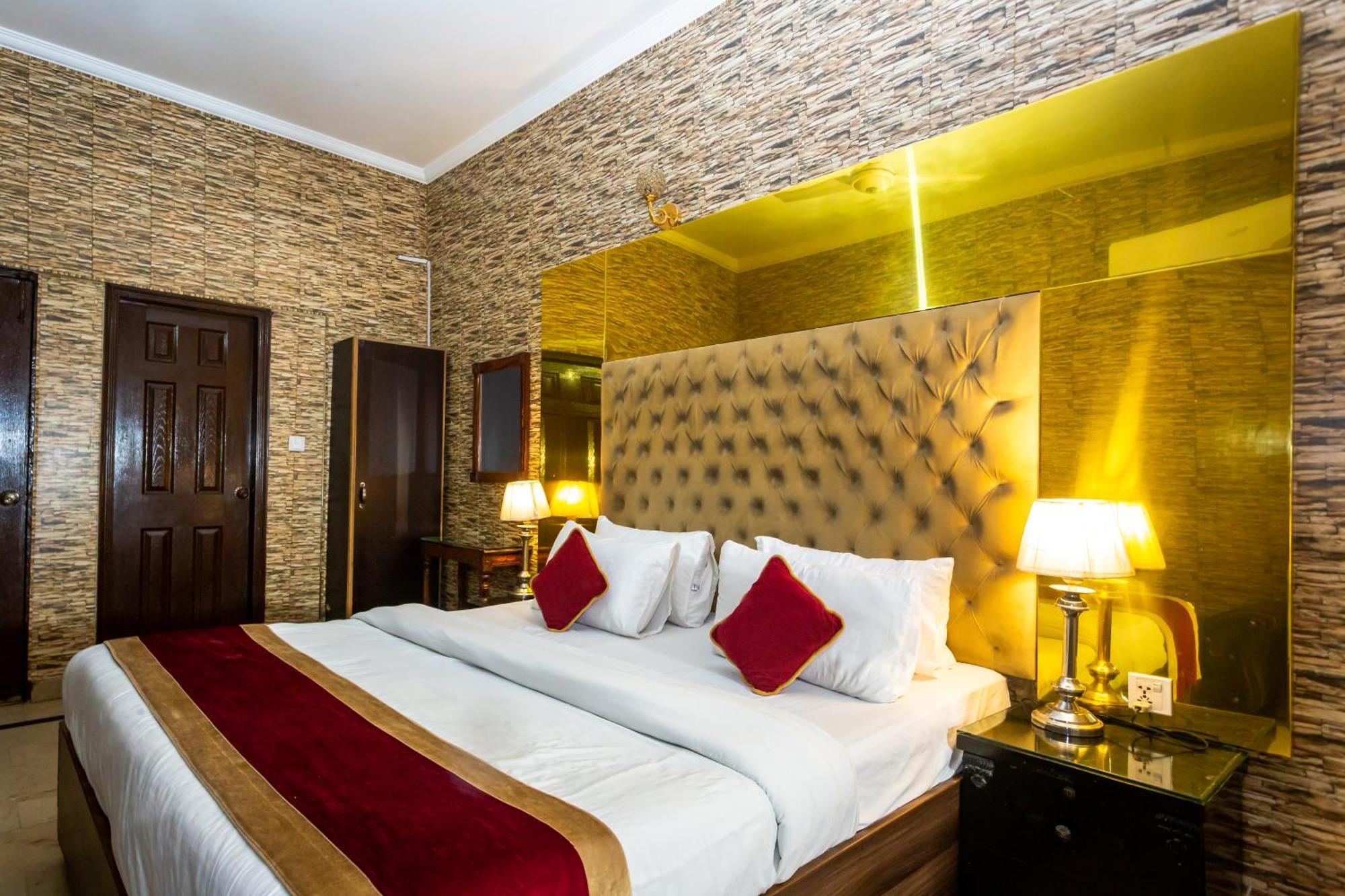 Rose Palace Hotel, Garden Town Lahore Ngoại thất bức ảnh